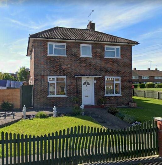 3 Bedroom Property To Rent In Lemsford Court, Borehamwood, WD6