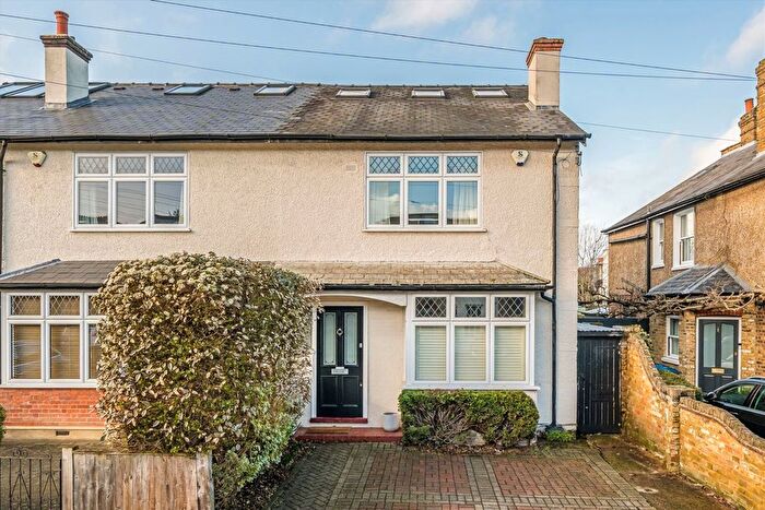 4 Bedroom Property For Sale In Worthington Road, Surbiton, KT6