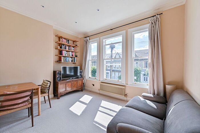 2 Bedroom Flat For Sale In Lysias Road, Nightingale Triangle, London, SW12