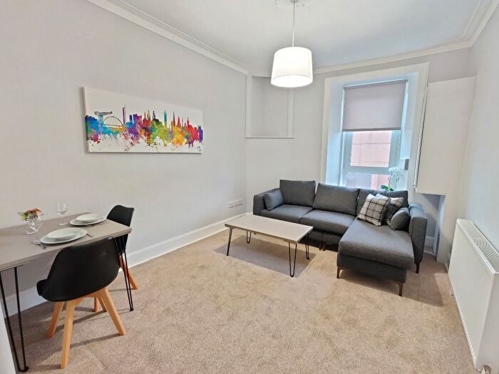 1 Bedroom Flat To Rent In Exeter Drive, Thornwood, Glasgow, G11