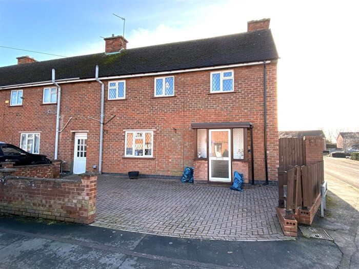 3 Bedroom End Of Terrace House For Sale In Oxford Street, Syston, LE7