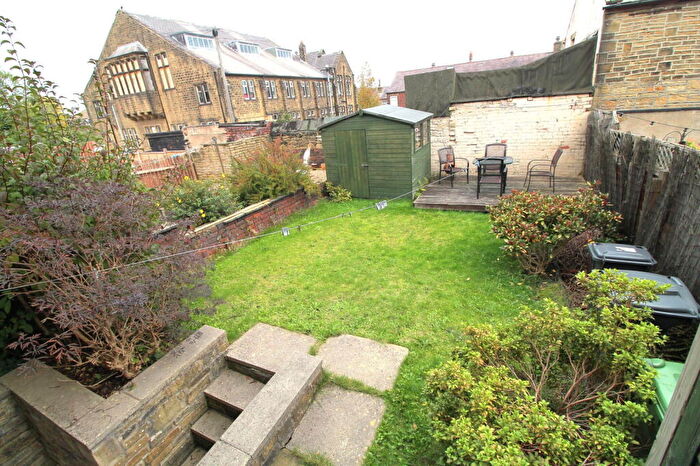 2 Bedroom Terraced House For Sale In Broomfield Road, Marsh, Huddersfield, HD1