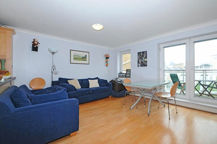2 Bedroom Flat To Rent In Woodlands Crescent, Surrey Quays, London, SE16