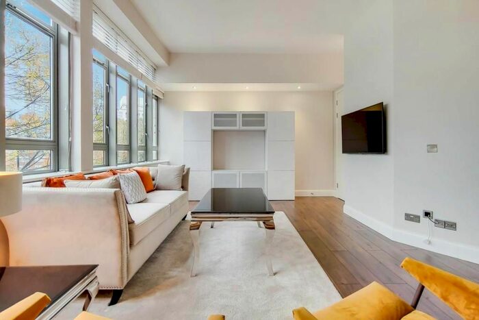 2 Bedroom Flat To Rent In City Road, Old Street, London, EC1V