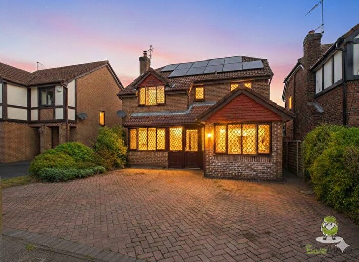 4 Bedroom Detached House For Sale In Redshank Avenue, Winsford, Cheshire, CW7
