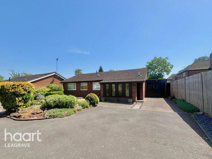3 Bedroom Detached Bungalow For Sale In Stoneygate Road, Luton, LU4