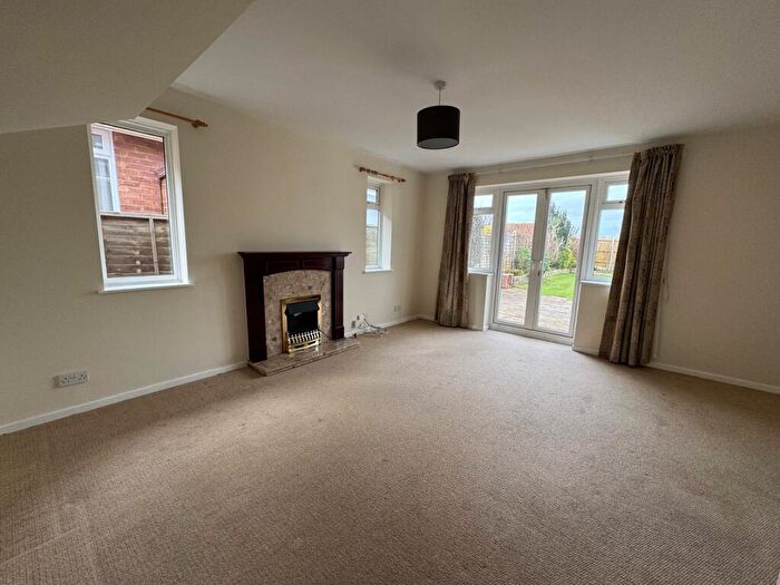 4 Bedroom Detached House For Sale In Brocks Drive, Fairlands, Guildford, GU3