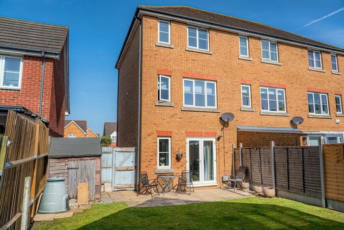 3 Bedroom End Of Terrace House To Rent In Thistle Drive, Seasalter, Whitstable, CT5