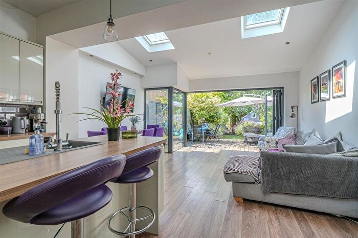 3 Bedroom Terraced House For Sale In High Street, London Colney, AL2