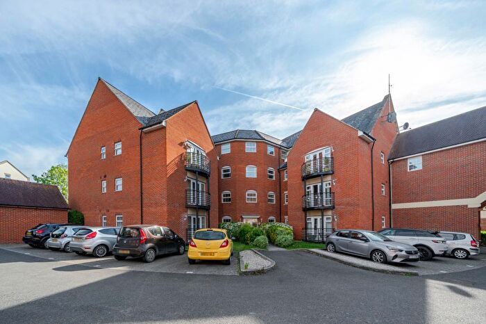 2 Bedroom Flat To Rent In Thames View, Abingdon, OX14