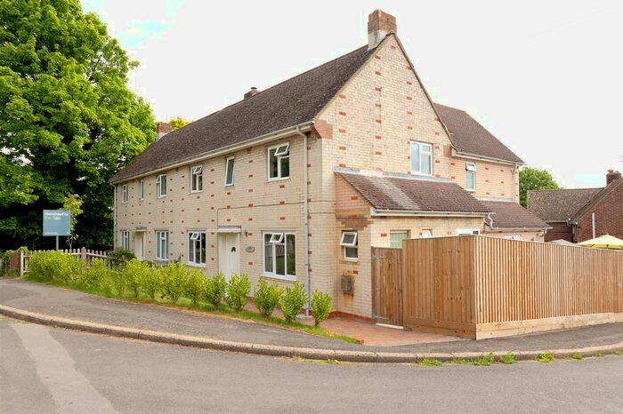 4 Bedroom Semi-Detached House For Sale In Roman Road, Stockbridge, Hampshire, SO20