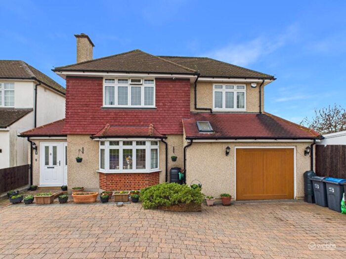 4 Bedroom Detached House For Sale In Palace Green, Croydon, CR0