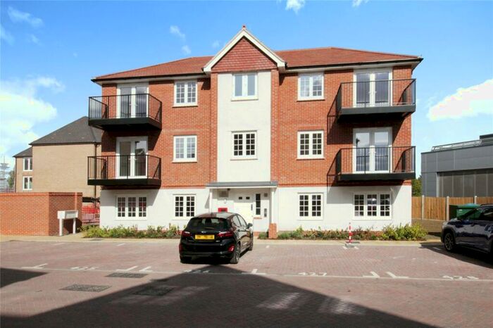 2 Bedroom Apartment To Rent In Swan Grove, Langdon Hills, Basildon, SS16