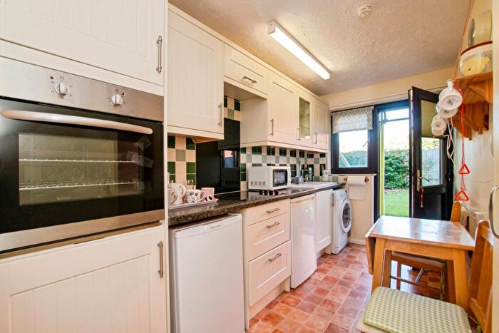 1 Bedroom Apartment For Sale In Countess Court (A), Amesbury, SP4