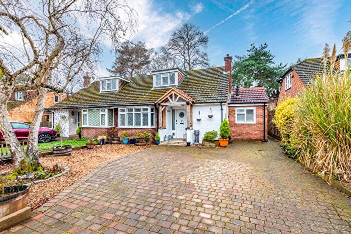 4 Bedroom Semi Detached House For Sale In Blackdown Close, Pyrford, Surrey, GU22