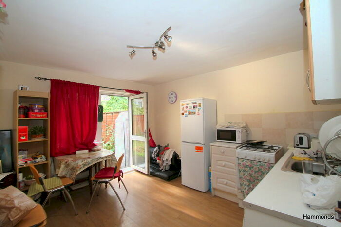 2 Bedroom Flat To Rent In Waddington Street, London, E15