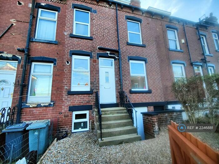 4 Bedroom Terraced House To Rent In Oakley Grove, Leeds, LS11