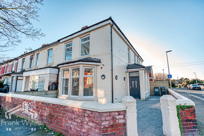 1 Bedroom Flat To Rent In St. Heliers Road, Blackpool, Lancashire, FY1