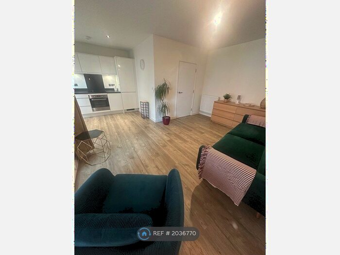 1 Bedroom Flat To Rent In Hanworth Road, Feltham, TW13