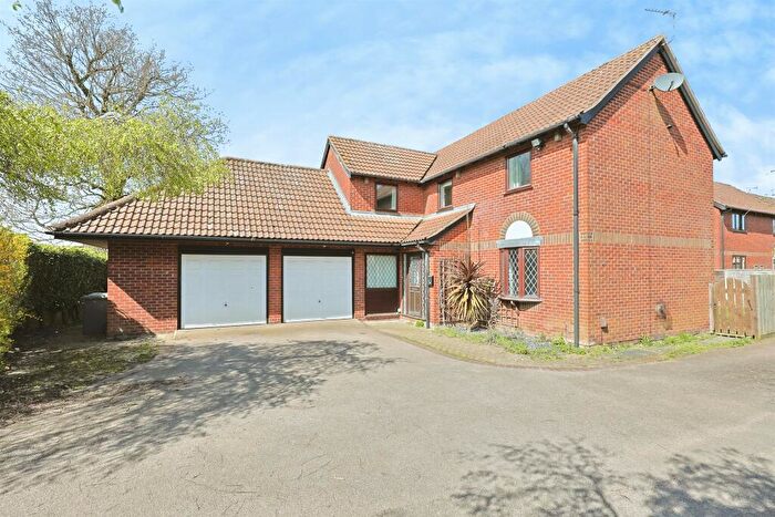 4 Bedroom Detached House For Sale In St. Margarets Drive, Norwich, NR7