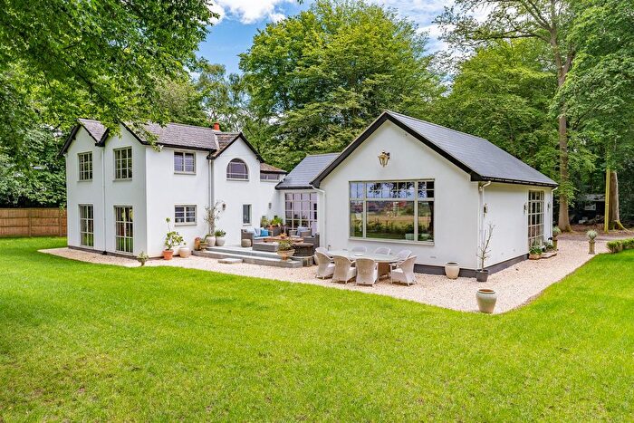 5 Bedroom Detached House For Sale In Burnham Green Road, Welwyn, AL6