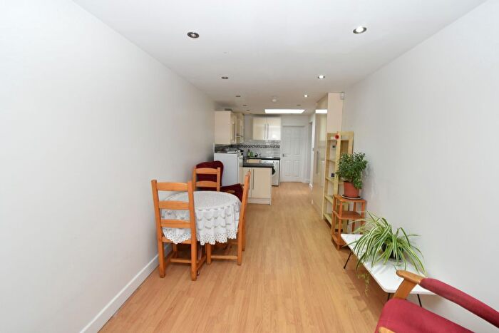 2 Bedroom Flat To Rent In Harrow, HA2