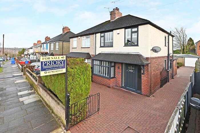 3 Bedroom Semi Detached House For Sale In Bluestone Avenue, Burslem, Stoke-On-Trent, ST6