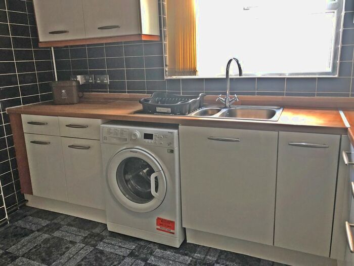 5 Bedroom Property To Rent In Tewkesbury Street, Cathays, Cardiff, CF24