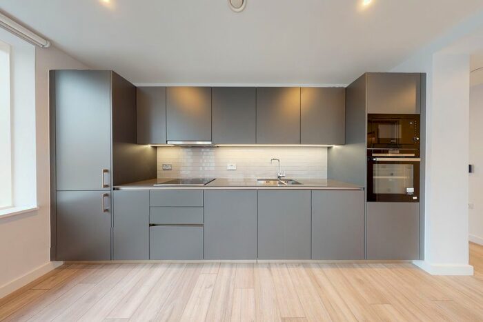 2 Bedroom Flat To Rent In New Lion Way, London, SE17