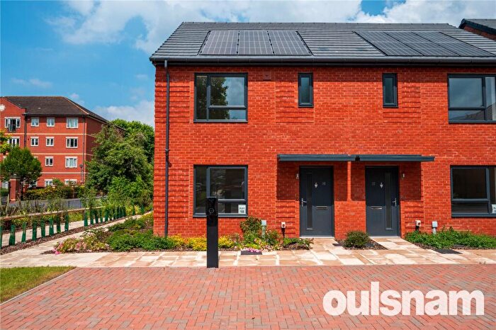 3 Bedroom Semi-Detached House To Rent In Burcot Close, Bromsgrove, Worcestershire, B60