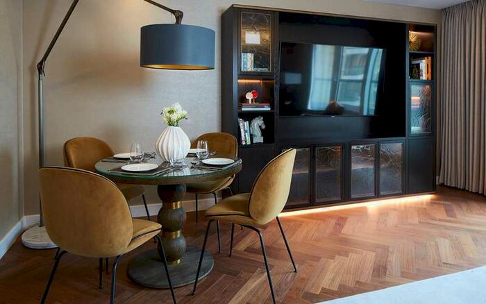 2 Bedroom Flat To Rent In Ashburn Place, Kensington, SW7