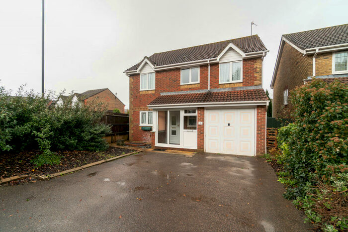 4 Bedroom Detached House To Rent In Angell Close, Crawley, RH10