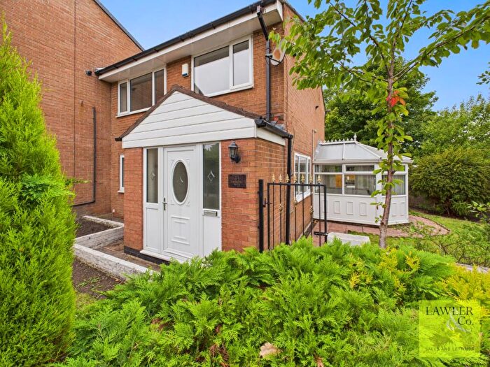 3 Bedroom Terraced House For Sale In Crescent Road, Dukinfield, SK16