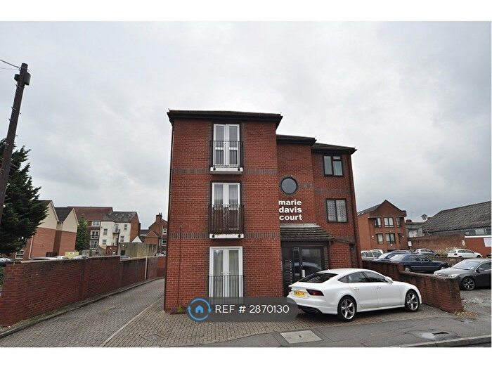 1 Bedroom Flat To Rent In Marie Davis Court, Reading, RG1
