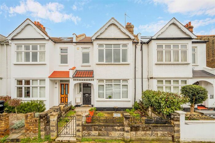 2 Bedroom Flat To Rent In Wormholt Road, London, W12