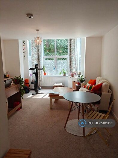 1 Bedroom Flat To Rent In Broughton Road, Banbury, OX16