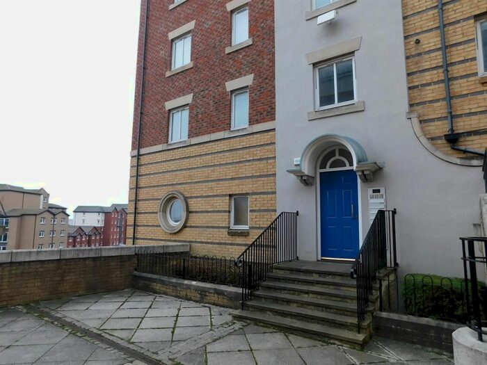 2 Bedroom Flat To Rent In Union Stairs, North Shields NE30
