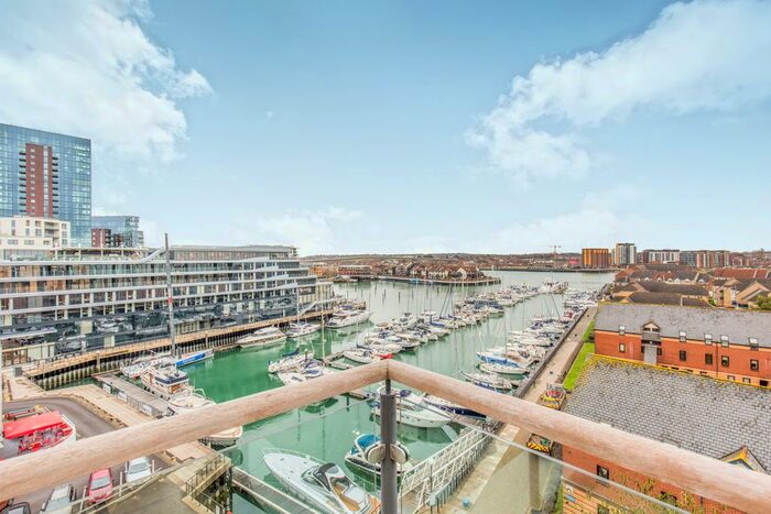 2 Bedroom Flat To Rent In Sapphire Court, Ocean Village, Southampton SO14