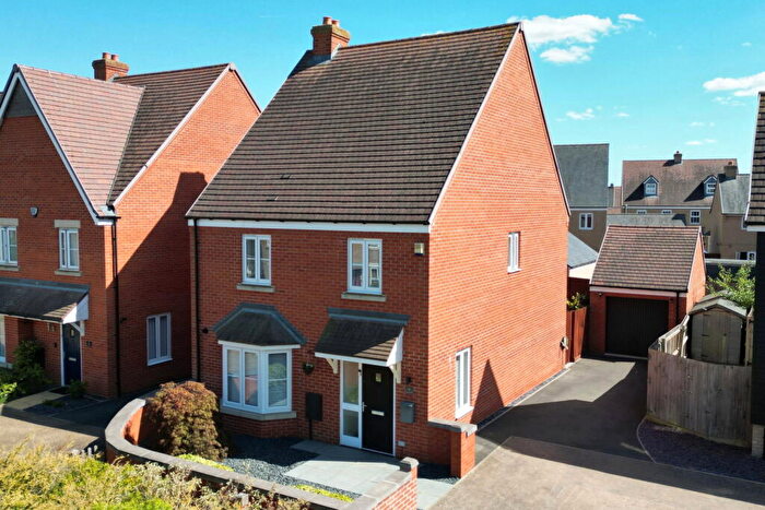 4 Bedroom Detached House For Sale In Darwin Drive, Biggleswade, SG18
