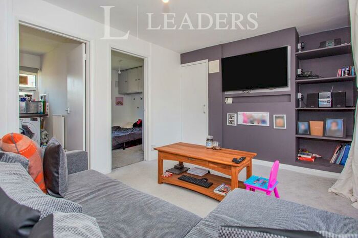 1 Bedroom Apartment To Rent In Carlton Way, CB4