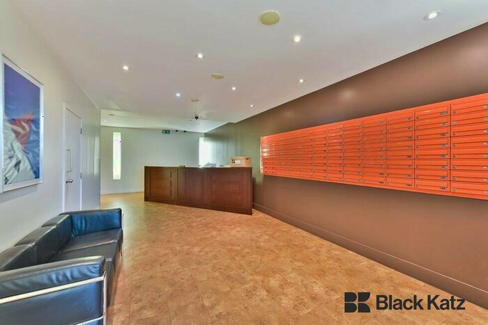 2 Bedroom Flat To Rent In South Central Steedman Street, Elephant And Castle, SE17