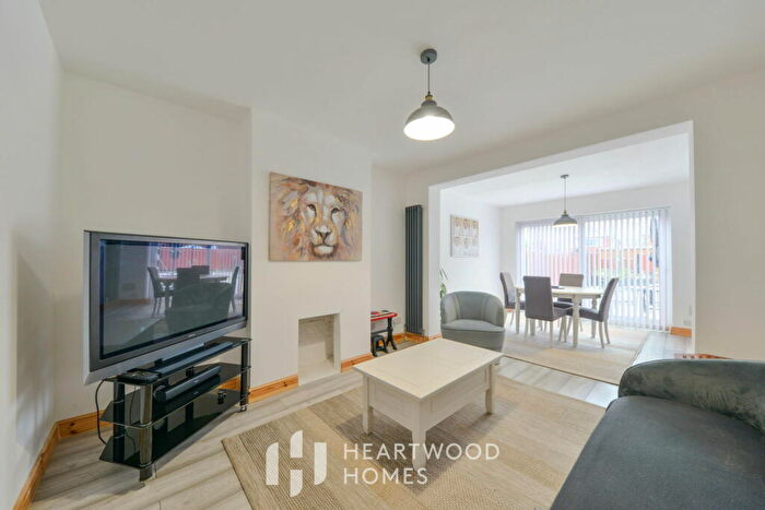 3 Bedroom Semi-Detached House For Sale In Kings Road, London Colney, St. Albans, AL2