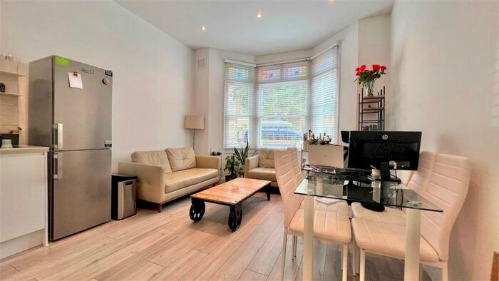 2 Bedroom Flat To Rent In Portnall Road, London, W9