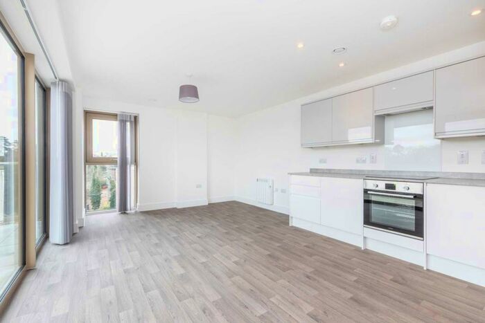 2 Bedroom Apartment To Rent In Asgard House - Perrymount Apartments, RH16