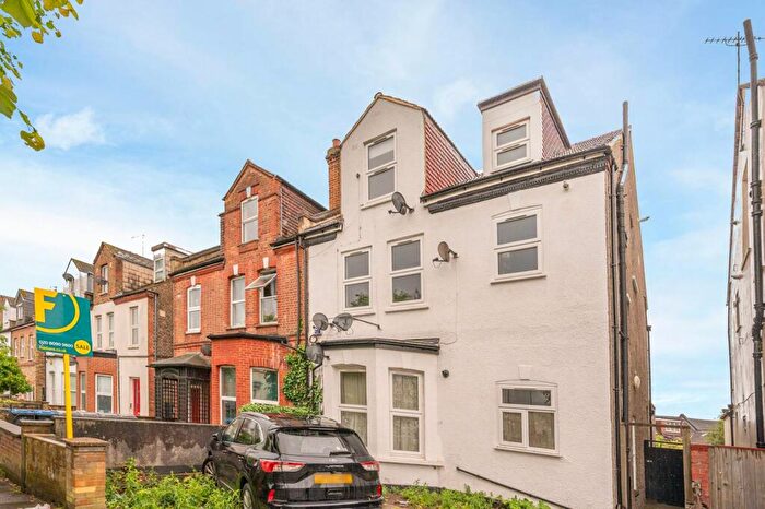1 Bedroom Flat To Rent In Connaught Road, Harlesden, London, NW10
