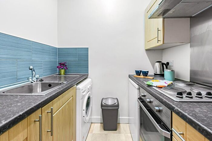 1 Bedroom Terraced House To Rent In Brookfield Road, Leeds, LS6