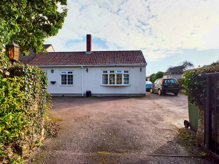 1 Bedroom Semi-Detached Bungalow To Rent In Shortwood Road, BS16