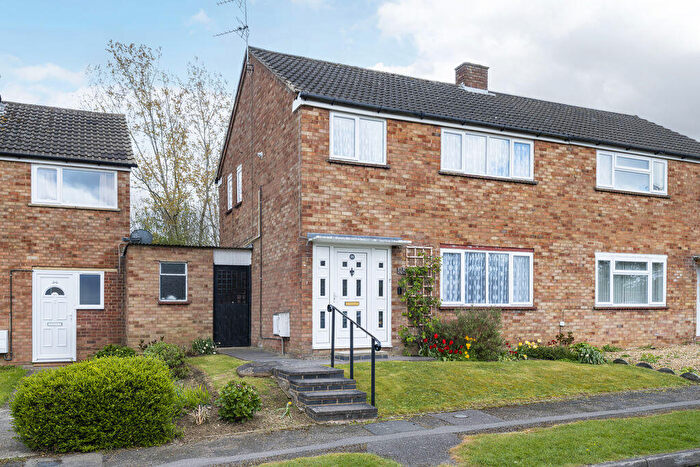 3 Bedroom Semi Detached House For Sale In Middlesex Drive, Bletchley, Milton Keynes, MK3