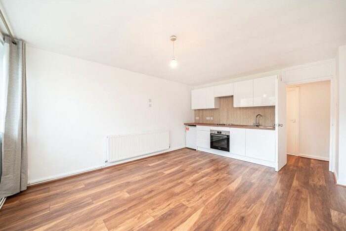 3 Bedroom Flat To Rent In Willesden Lane, Willesden Green, NW2