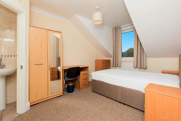 1 Bedroom Private Hall To Rent In Heavitree Road, Exeter, EX1